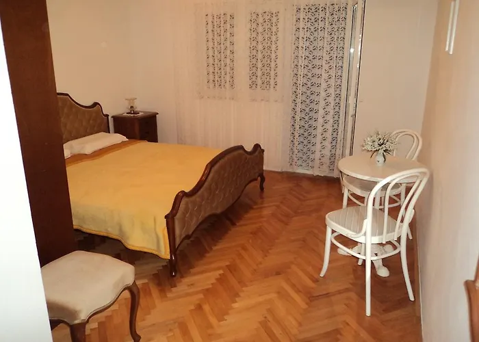 Pensión Racetin 3*