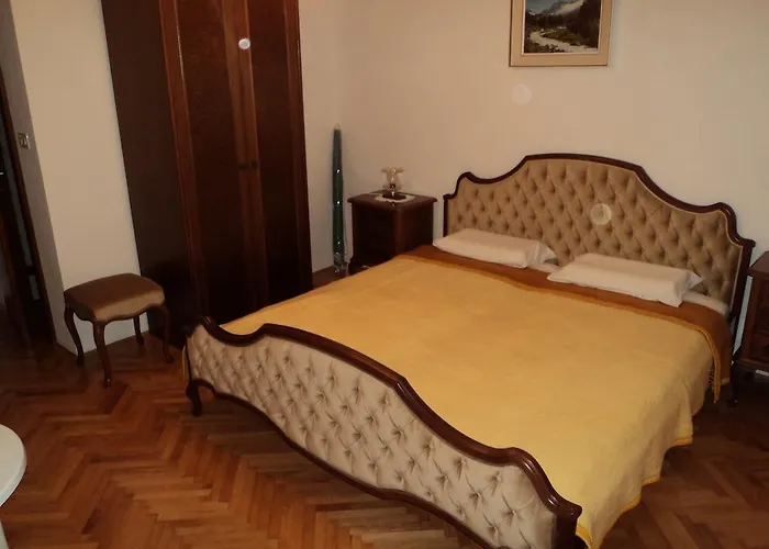 Pensión Racetin 3*
